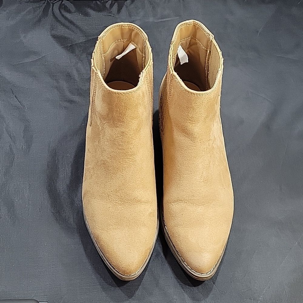 Universal Thread Pointed Toe Low Block Heel Ankle… - image 3